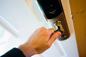 Paterson Locksmith & Key Paterson, NJ 973-864-3148 - 5a-lock-opening